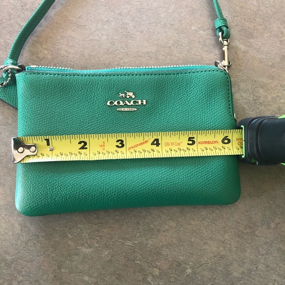 Coach wristlet - Picture 5 of 5